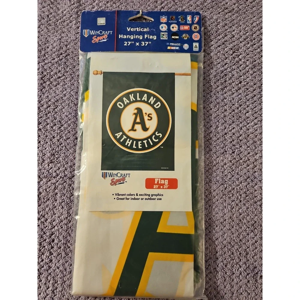 Oakland Athletics Vertical Hanging Flag 27x37 WinCraft 2002 MLB New USA